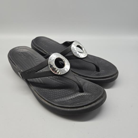 Crocs Sanrah Hammered Circle Slide Sandal Women's Size 6 Black/Silver - Picture 4 of 12